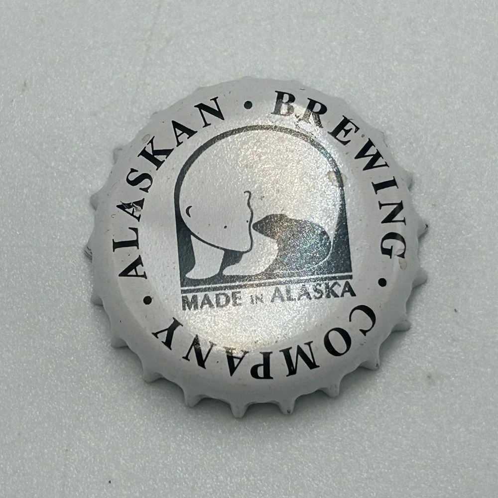Alaskan Brewing Company Juneau Alaska Amber Beer Lot of 100 Bottle Caps Brewery